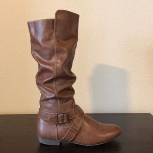 Size 8 women’s brown Adele fashion boots